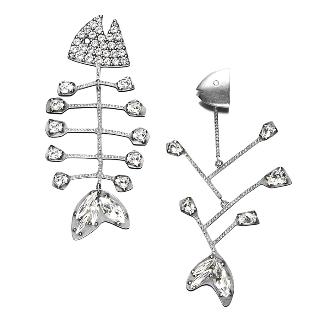 Beautiful Tory Burch embellished fish mismatched earrings silver/crystal